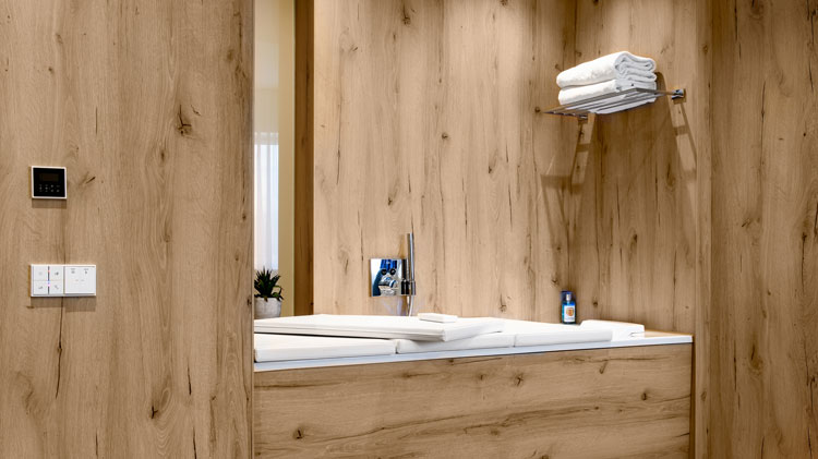 Hochwertige Vinyl-Oberflächen für Kompetenzzentrum 2 hochwertige Vinyl Oberflaechen Continental Bild2