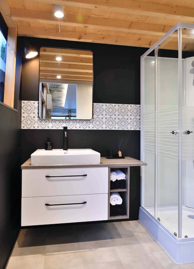 ContiHome: Refit mit veganem Vinyl-Kunstleder 4 ContiHome Refit Tiny House Vinyl-Kunstleder