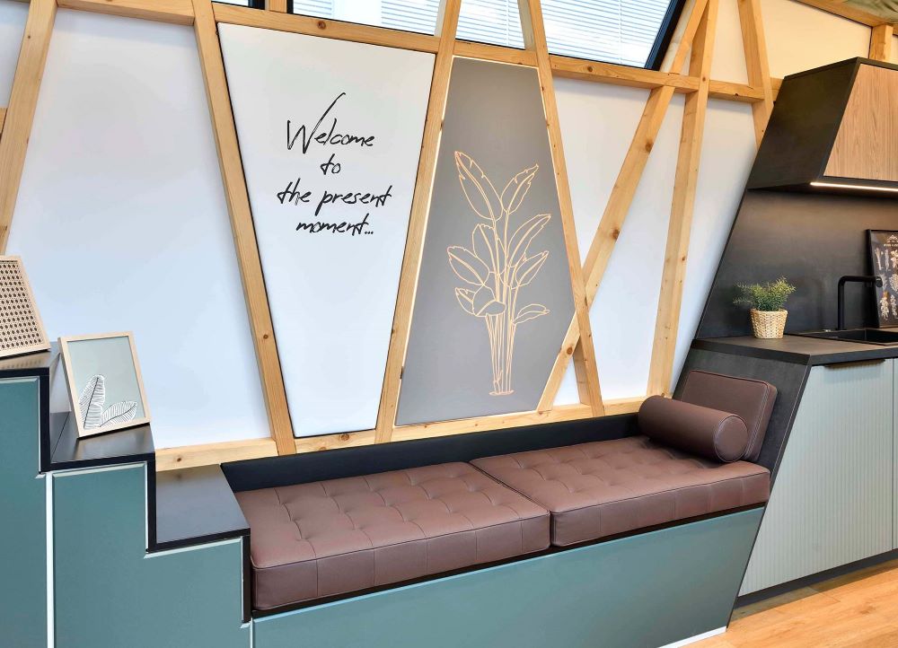 ContiHome: Refit mit veganem Vinyl-Kunstleder 3 ContiHome Refit Tiny House Vinyl-Kunstleder