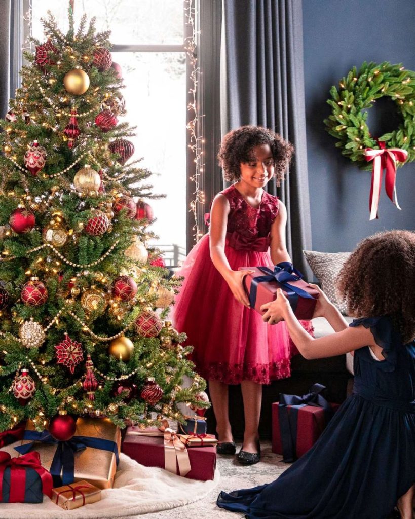 PVC-Weihnachtsbäume: Wie authentisch sind deine Blätter! 2 PVC-Weihnachtsbäume Balsam Hill