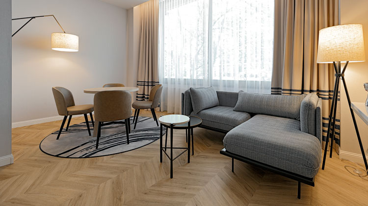 Eleganter Bodenbelag für die Hotellerie 3 Bodenbelag Hotel DoubleTree Berlin Bild3