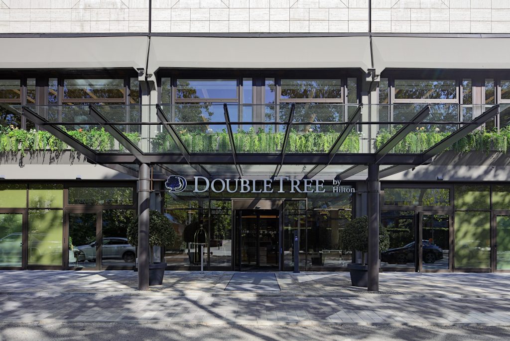 Eleganter Bodenbelag für die Hotellerie 1 Bodenbelag Hotel DoubleTree Berlin Bild4 1