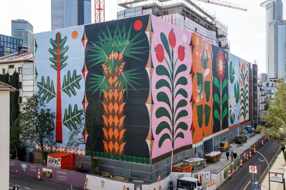 Deutschlands größtes Fassadenkunstwerk auf PVC-Planen 1 Grüne Oase Tertianum Agostino Iacurci Fassadenkunstwerk