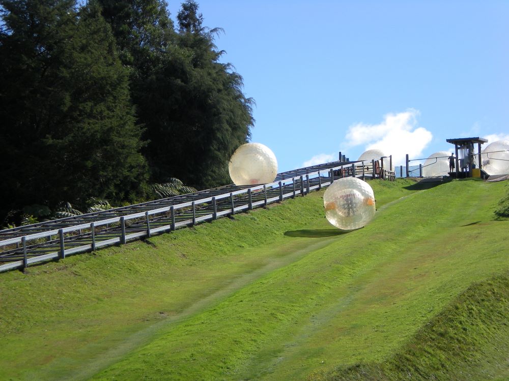 Zorbing: Rasanter Spaß in der PVC-Kugel 1 Zorbing PVC-Kugel