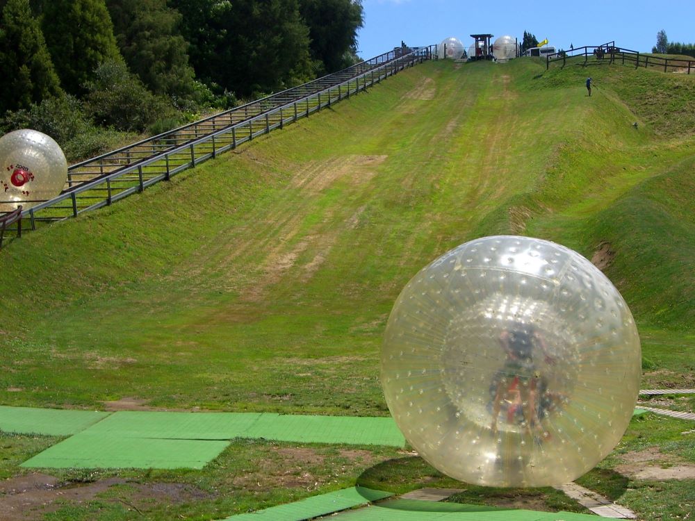 Zorbing: Rasanter Spaß in der PVC-Kugel 2 Zorbing PVC-Kugel