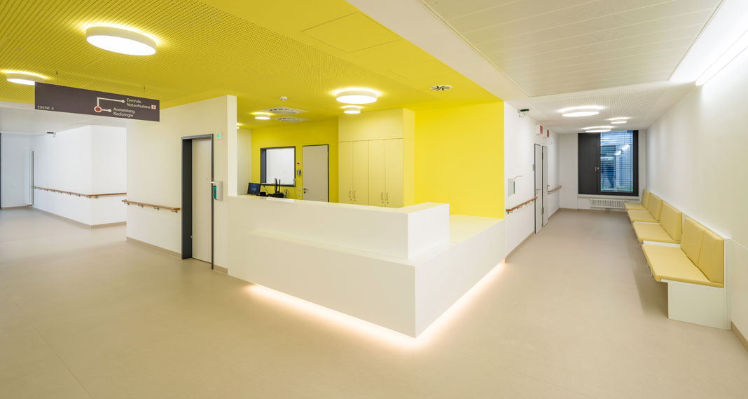 Klinikgebäude mit hygienischen Vinylböden