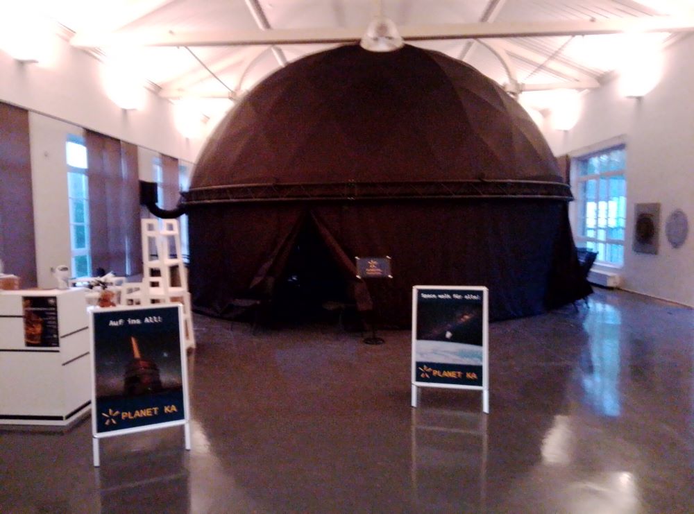 Planetarium Karlsruhe: PVC-Kuppel lädt zu Reisen ins All ein 1 Planetarium Karlsruhe PVC-Kuppel
