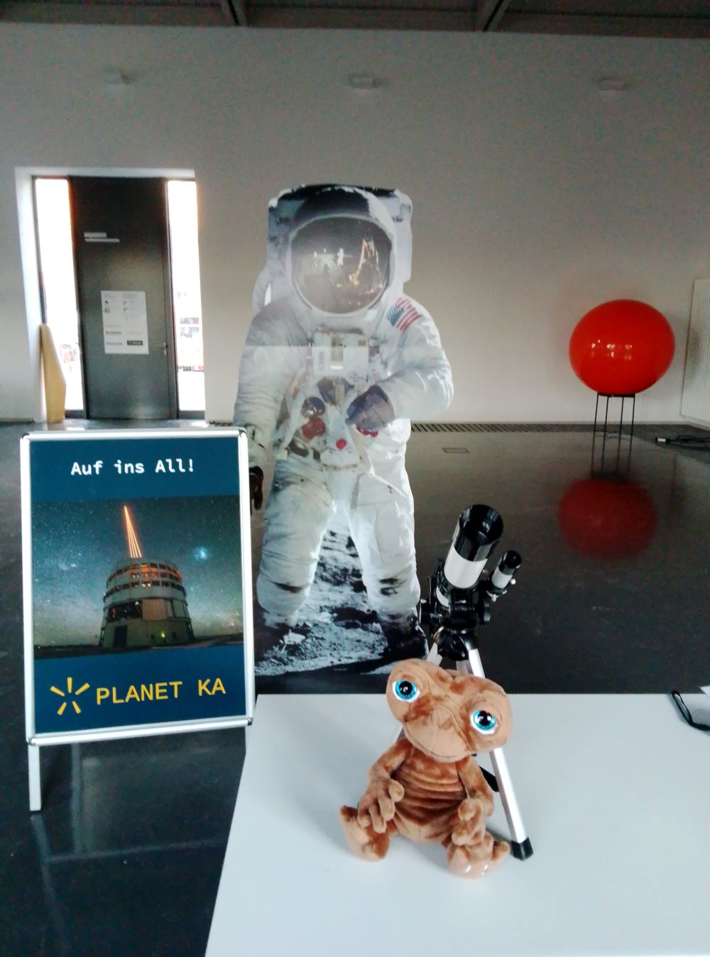 Planetarium Karlsruhe: PVC-Kuppel lädt zu Reisen ins All ein 4 Planetarium Karlsruhe PVC-Kuppel