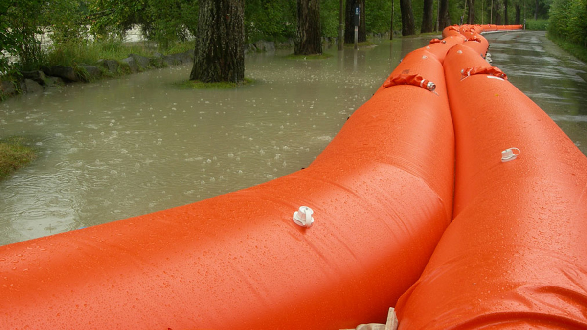 Sicherer Hochwasserschutz mit mobilen PVC-Systemen