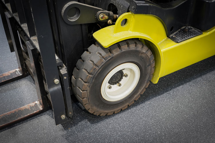 belastbare Vinylfliesen für Werkstätten 